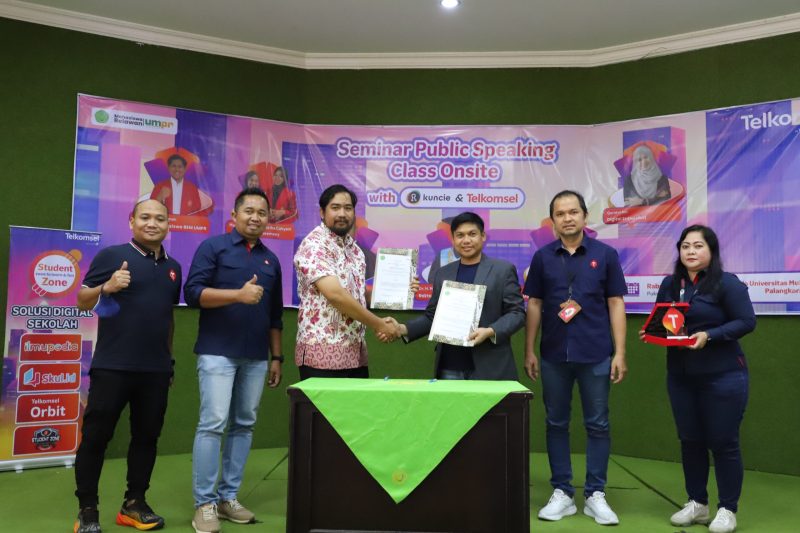 Telkomsel dan UMPR Menandatangani Perjanjian Kerja Sama dan Gelar Seminar Public Speaking with KUNCIE